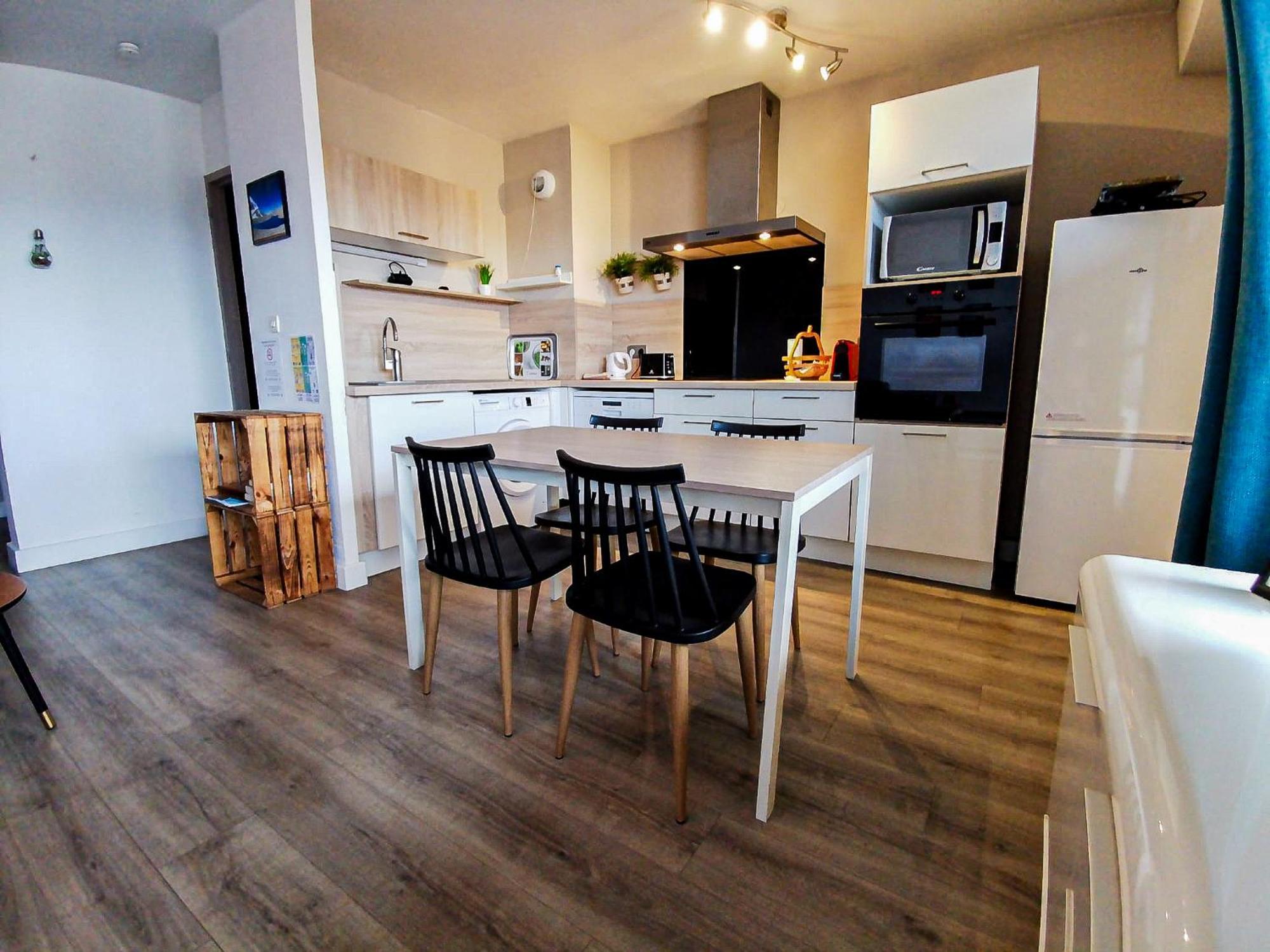 Le Duplex - Hyper Centre - Gare - Wifi - Netflix - Disney + Annecy Buitenkant foto